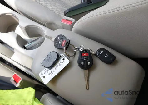 2015 Nissan Sentra S z USA, uszkodzony, nr VIN 3N1AB7AP8FY289262